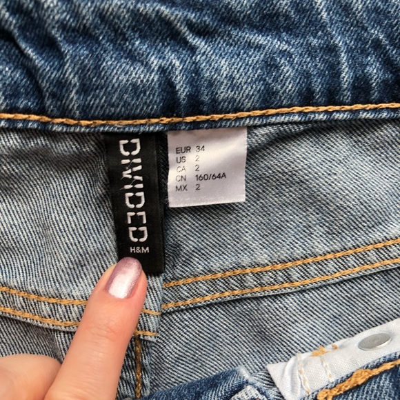H&M High-Waisted Straight Leg Jeans - Picture 5 of 9
